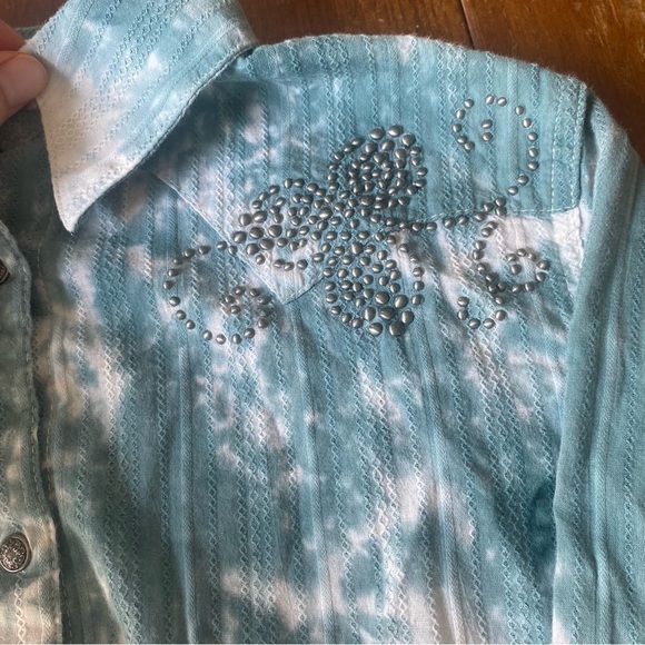Wrangler Teal & White Tie-Dye Beaded Long Sleeve Western Snap Shirt - Picture 3 of 12